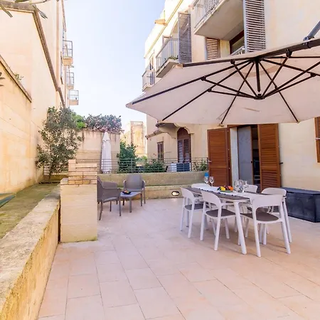 Gee9teen Gozitan Villa, Pool & Whirlpool- Happy Mgarr