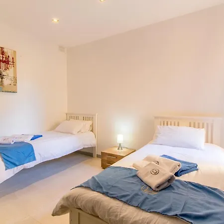 Gee9teen Gozitan Villa, Pool & Whirlpool- Happy 度假居 *