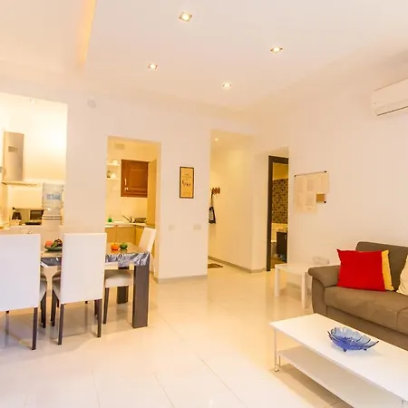 Gee9teen Gozitan Villa, Pool & Whirlpool- Happy בית נופש Mgarr