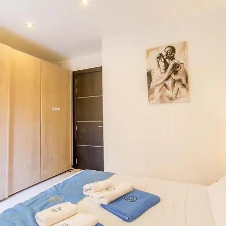 Gee9teen Gozitan Villa, Pool & Whirlpool- Happy Mgarr