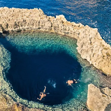 Gee9teen Gozitan Villa, Pool & Whirlpool- Happy בית נופש *